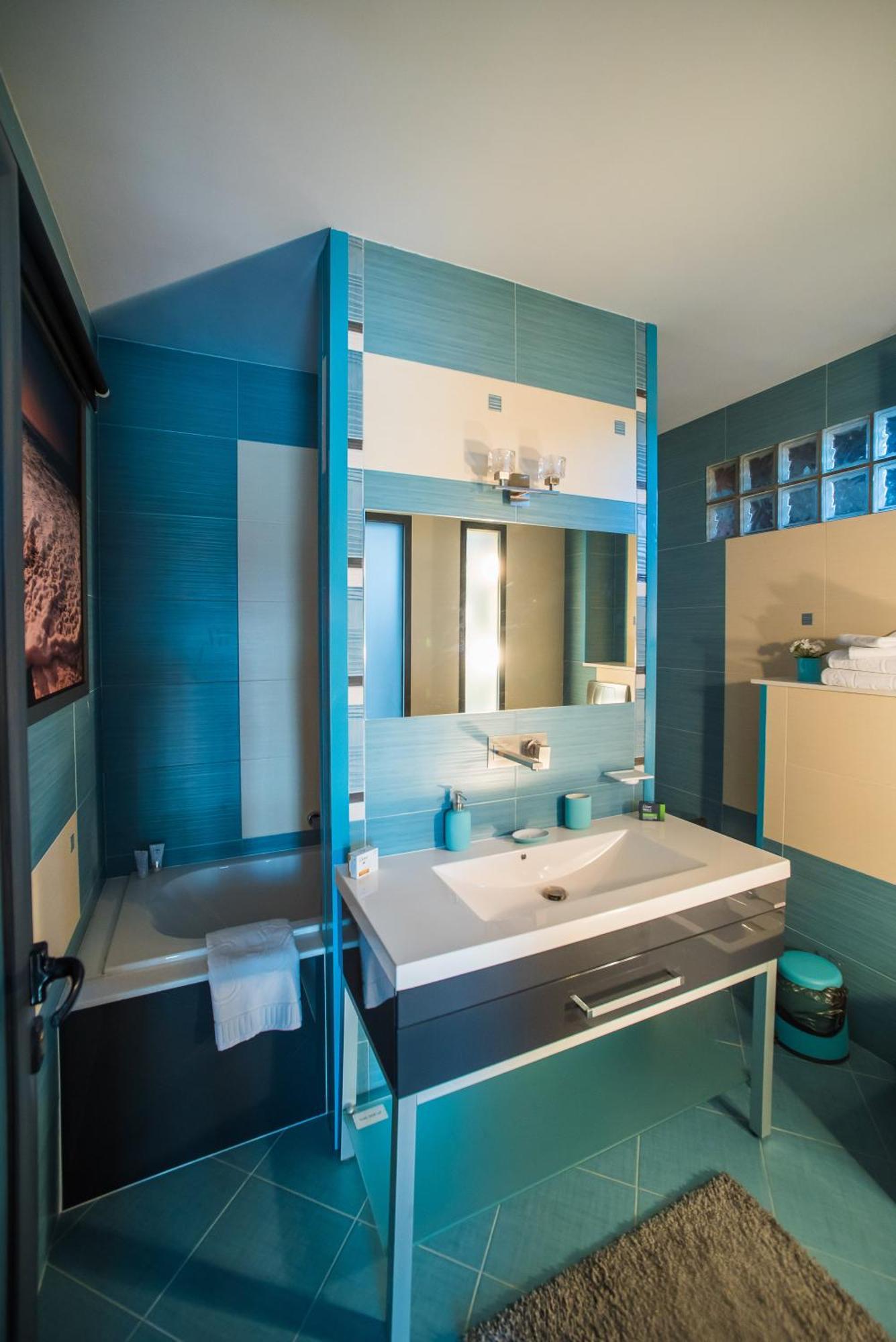 Simple Rooms Self Check In Bukares Bagian luar foto