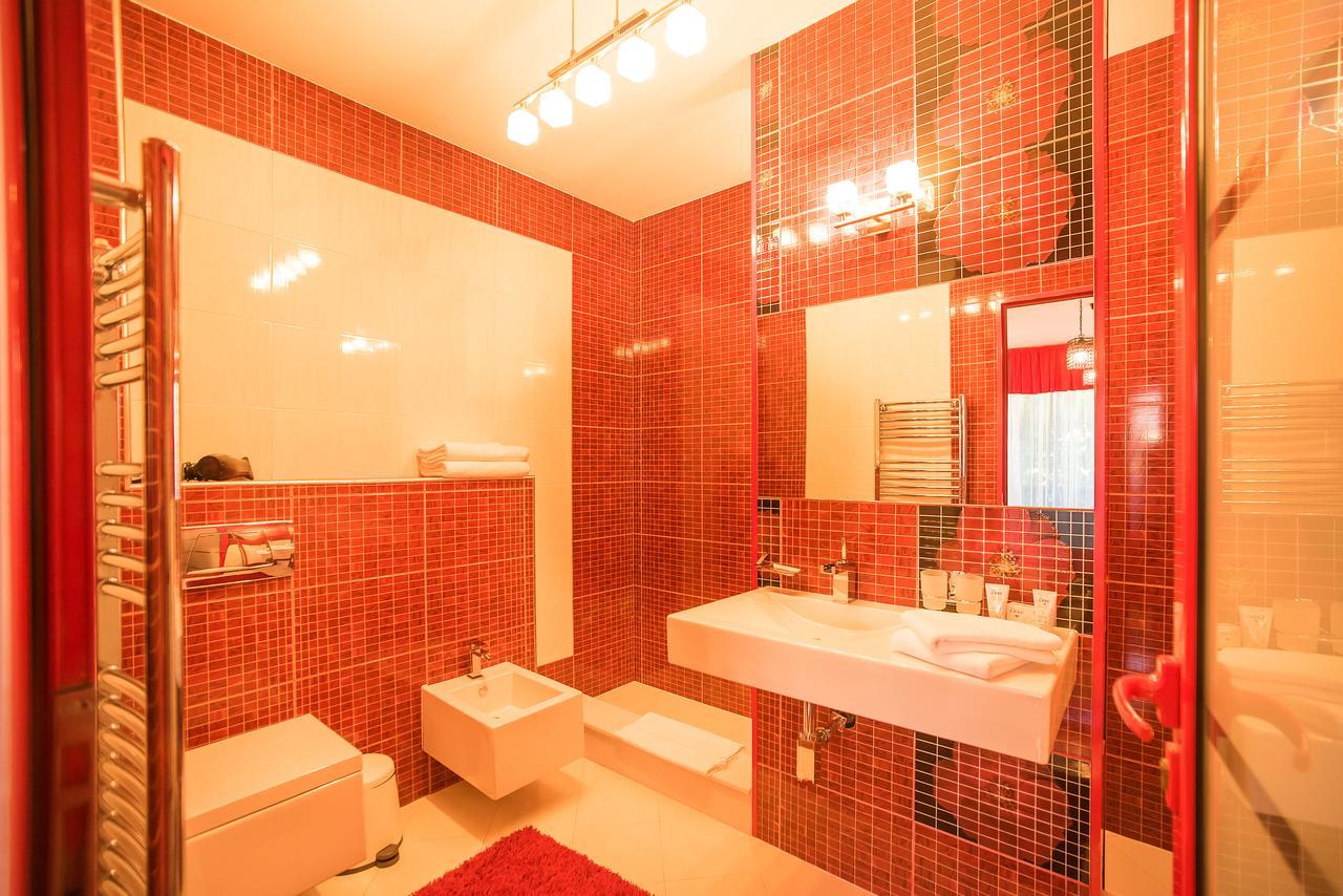 Simple Rooms Self Check In Bukares Bagian luar foto