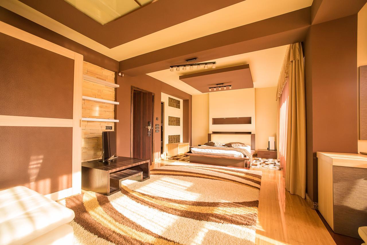 Simple Rooms Self Check In Bukares Bagian luar foto