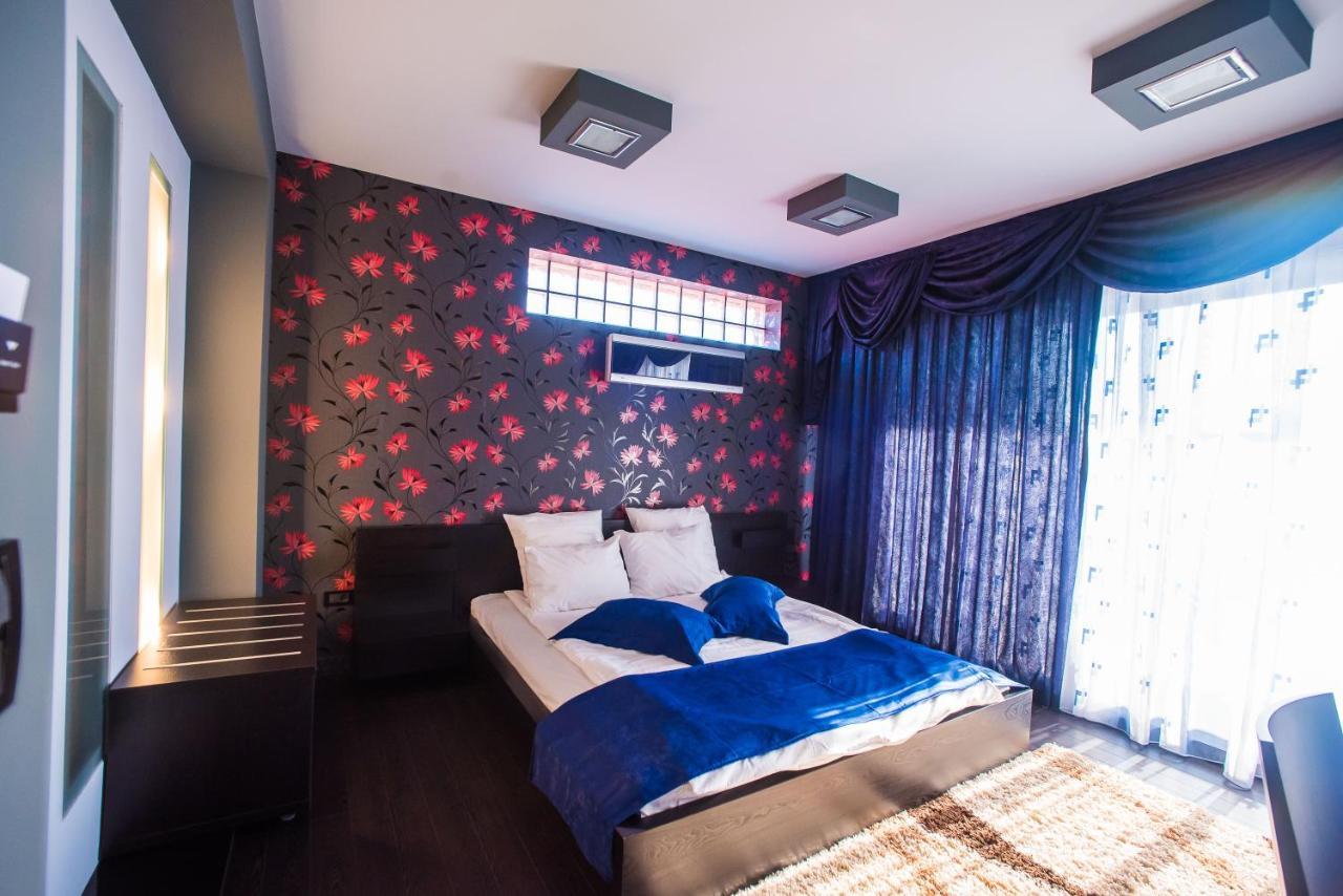 Simple Rooms Self Check In Bukares Bagian luar foto